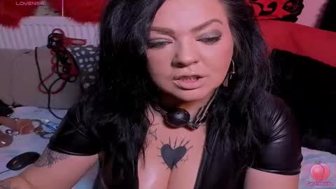 Elena online show from December 17, 2025, 3:18 pm