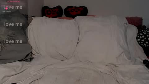 Snapshot of satisfymypussy chatting on January 29, 2025, 12:24 pm Alina online show from January 29, 2025, 12:24 pm