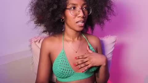 saturno_vibes online show from December 2, 2025, 9:58 am