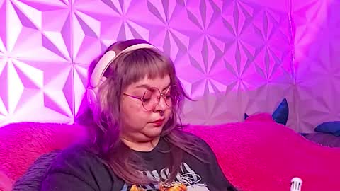 Gina George online show from November 7, 2025, 2:00 am