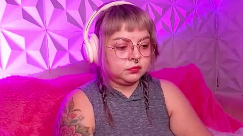 Gina George online show from November 9, 2025, 10:08 pm