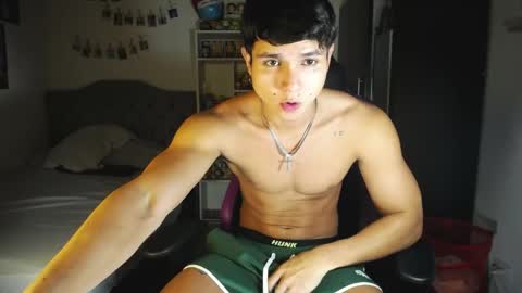 Snapshot of saulomiralles chatting on May 2, 2026, 10:15 pm Saulo online show from May 2, 2026, 10:15 pm