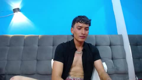 Snapshot of savagelover_ chatting on October 17, 2025, 11:29 pm SavageLover online show from October 17, 2025, 11:29 pm