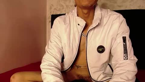 Snapshot of savagelover_ chatting on November 6, 2025, 4:46 am SavageLover online show from November 6, 2025, 4:46 am