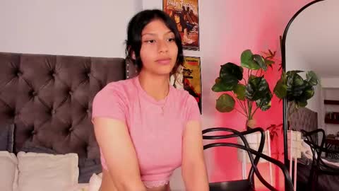 Snapshot of savannah_cameron chatting on December 2, 2024, 6:32 pm Savannah online show from December 2, 2024, 6:32 pm