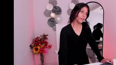 Snapshot of savannah_cameron chatting on December 5, 2024, 8:22 pm Savannah online show from December 5, 2024, 8:22 pm
