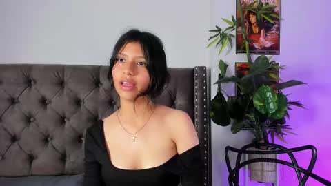 Snapshot of savannah_cameron chatting on December 12, 2024, 6:42 pm Savannah online show from December 12, 2024, 6:42 pm