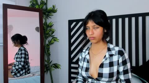 Snapshot of savannah_cameron chatting on December 19, 2024, 4:13 pm Savannah online show from December 19, 2024, 4:13 pm