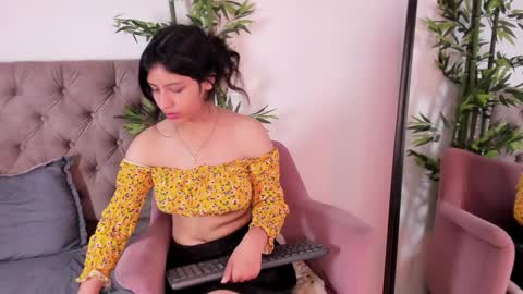 Snapshot of savannah_cameron chatting on January 18, 2025, 12:36 pm Savannah online show from January 18, 2025, 12:36 pm