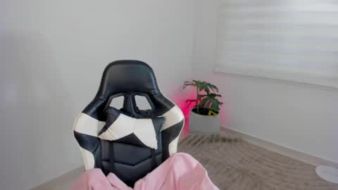 Savannahwildee online show from July 10, 2026, 11:46 am