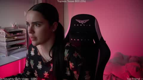 Naomi online show from April 15, 2026, 5:42 pm