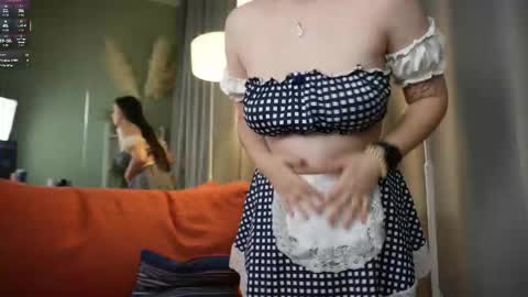 Snapshot of sbella_sweet chatting on September 29, 2025, 4:56 pm Bella online show from September 29, 2025, 4:56 pm