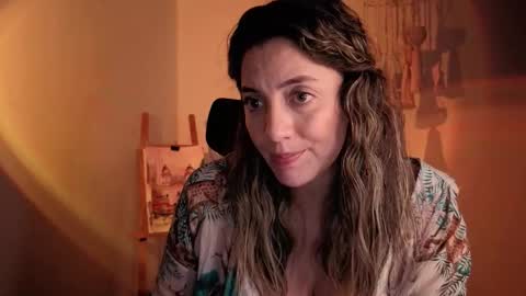 Venus online show from November 6, 2025, 2:07 pm