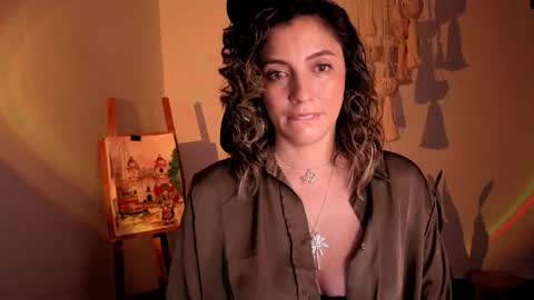 Venus online show from December 15, 2025, 3:38 pm