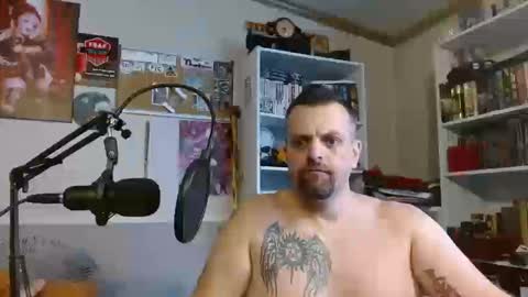 Snapshot of scarecrow2wm chatting on October 19, 2025, 5:46 pm Kent Clark online show from October 19, 2025, 5:46 pm