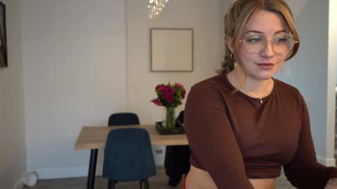 scarlajade online show from January 31, 2025, 10:42 pm