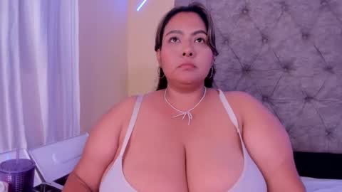 camila online show from April 16, 2026, 12:55 am