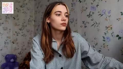 Kira online show from November 16, 2025, 12:33 pm