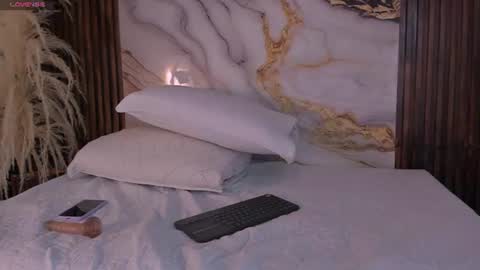 scarlet__rose_ online show from June 9, 2026, 6:19 pm