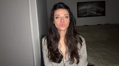 Snapshot of scarlet_daisy_ chatting on June 17, 2026, 7:00 am Sophie online show from June 17, 2026, 7:00 am