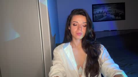 Snapshot of scarlet_daisy_ chatting on July 14, 2026, 7:24 am Sophie online show from July 14, 2026, 7:24 am