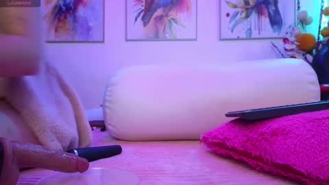 Scarlet online show from November 21, 2025, 11:42 am