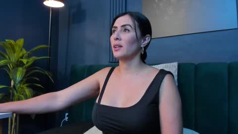 Scarlet Edwars online show from November 7, 2025, 5:13 pm