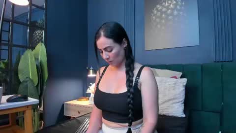 Scarlet Edwars online show from July 15, 2026, 4:45 pm