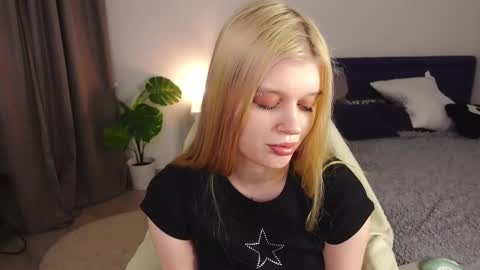 scarlet_enchantress online show from November 28, 2025, 6:27 am