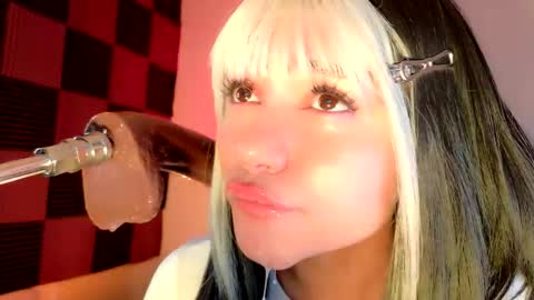 Snapshot of scarlet_gold chatting on October 16, 2025, 3:29 am scarlet_gold online show from October 16, 2025, 3:29 am