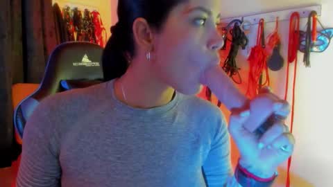 scarlet taylor kennedy online show from November 27, 2025, 12:46 am