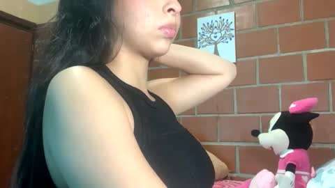 scarlet_muse18 online show from April 23, 2026, 10:23 pm