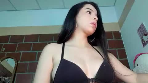 Snapshot of scarlet_muse18 chatting on May 2, 2026, 3:39 pm scarlet_muse18 online show from May 2, 2026, 3:39 pm