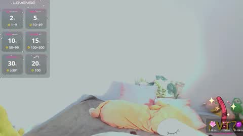 Snapshot of scarlet_rose__ chatting on October 29, 2025, 8:10 pm Scarlet online show from October 29, 2025, 8:10 pm