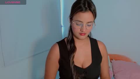 Snapshot of scarlet_rose__ chatting on November 11, 2025, 7:47 pm Scarlet online show from November 11, 2025, 7:47 pm