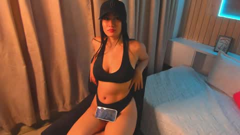 Scarlet  online show from May 5, 2026, 3:47 am