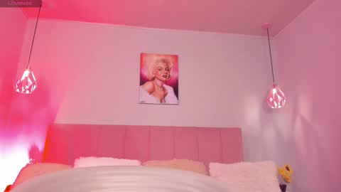 Scarlet  online show from October 9, 2025, 10:19 pm