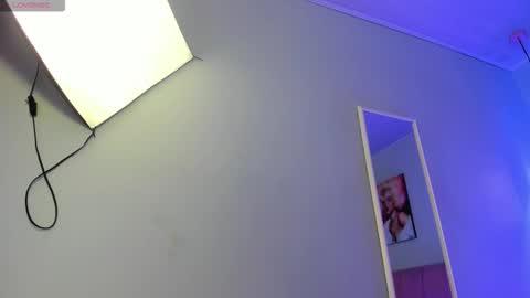 Scarlet  online show from February 27, 2026, 5:07 am