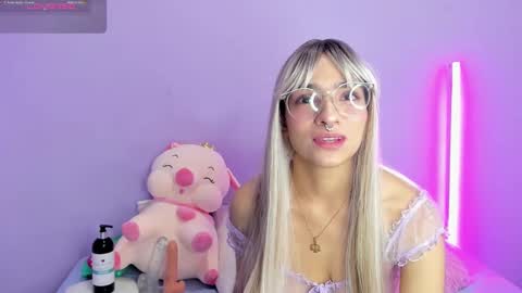 Snapshot of scarleth_red_ chatting on January 27, 2025, 12:05 pm I am Scarleth Check mi profile online show from January 27, 2025, 12:05 pm