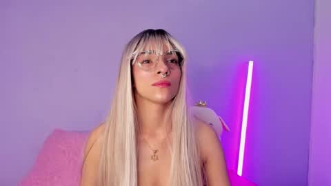 Snapshot of scarleth_red_ chatting on January 28, 2025, 12:00 pm I am Scarleth Check mi profile online show from January 28, 2025, 12:00 pm