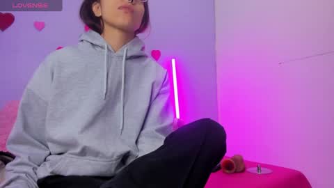 Snapshot of scarleth_red_ chatting on March 7, 2025, 12:01 pm I am Scarleth Check mi profile online show from March 7, 2025, 12:01 pm