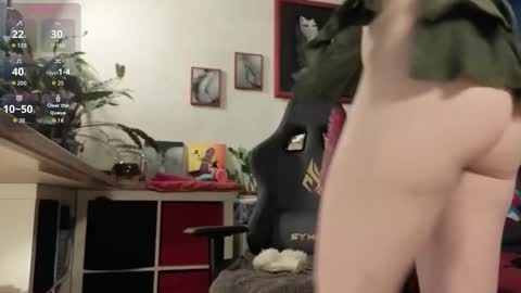 Scarlett online show from December 18, 2025, 2:23 pm