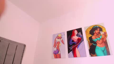 Snapshot of scarletliz chatting on September 29, 2025, 12:54 pm Scarletliz online show from September 29, 2025, 12:54 pm