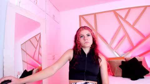 Snapshot of scarletpunk_ chatting on January 21, 2025, 1:32 pm Scarlet online show from January 21, 2025, 1:32 pm