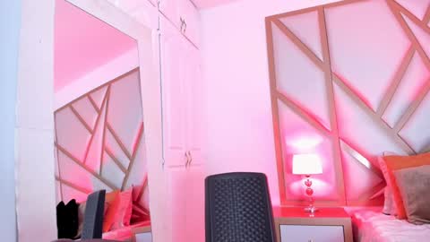 Snapshot of scarletpunk_ chatting on January 30, 2025, 11:44 am Scarlet online show from January 30, 2025, 11:44 am