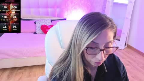 Scarlett online show from April 10, 2026, 11:48 am