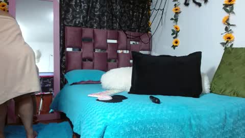 Scarlett online show from October 19, 2025, 7:14 pm