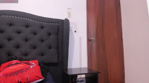 Scarlett Anaiz online show from November 16, 2025, 4:56 pm