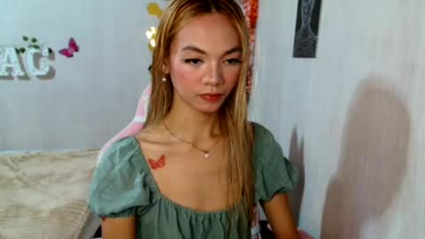 scarlett_bratt online show from June 12, 2026, 8:57 am