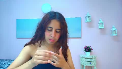Scarlett online show from July 14, 2026, 12:33 pm